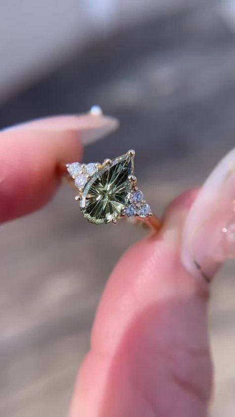 Mint Green Engagement Ring, Not Diamond Engagement Rings, Wedding Rings Green, Engagement Rings Emerald, Goddess Wear, Fairytale Engagement Rings, Nontraditional Engagement Rings, Rings Green, Dream Rings