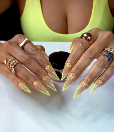 Orange Stiletto Nails Designs, Yellow Stiletto Nails, Stiletto Nails Designs Unique, Nails 2025, Acrylic Nails Stiletto, Stilleto Nails Designs, Classy Edgy, Nails Design Ideas, Art Deco Nails