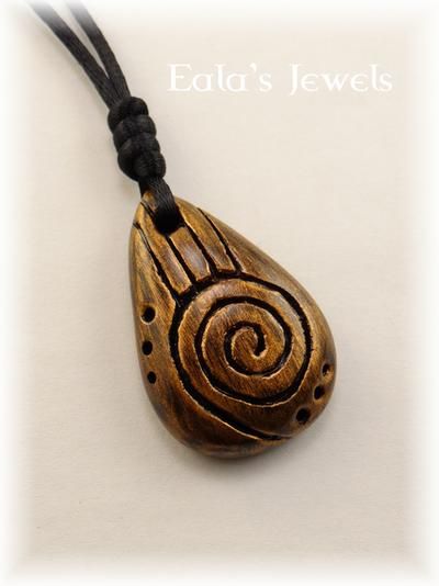 Wood Jewelry Diy, Wooden Jewelery, Coconut Shell Crafts, Dremel Carving, Wood Carving For Beginners, Wood Jewelery, Driftwood Jewelry, Dremel Wood Carving, Wooden Products