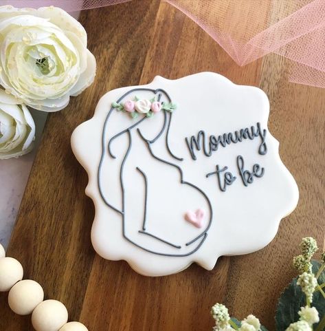 New Mom Cookies, Pregnant Cookies, Mom To Be Cake, Mom To Be Gift Ideas, Baby Announcement Cookies, Cakes For Baby Showers, Football Cake Design, Breastfeeding Cookies, Baby Shower Sugar Cookies