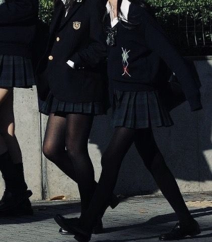 Private School Uniforms, Boarding School Aesthetic, School Uniform Outfits, Fotografi Vintage, Dark Academia Fashion, Academia Fashion, Estilo Preppy, School Uniforms, Rory Gilmore