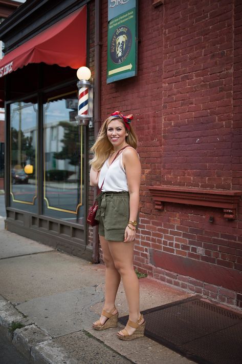 Olive Shorts Outfit Summer, Olive Shorts Outfit, Vintage Hair Scarf, Green Shorts Outfit, Bali Outfit, Easy Summer Outfit, Olive Shorts, Nude Wedges, Simple Kurta Designs