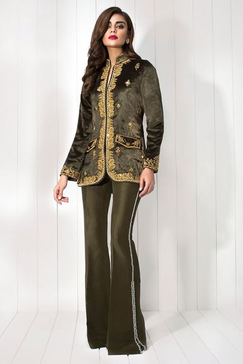 Velvet Jackets Women Indian, Velvet Jackets Women, Velvet Dresses Outfit, Velvet Suit Design, Sania Maskatiya, Suit Styles, Velvet Dress Designs, Pakistani Dresses Casual, Bridal Elegance