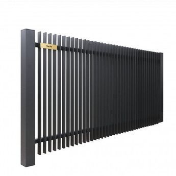 Modern Front Fence Ideas, Aluminium Pool Fencing, Black Front Fence, Black Pool Fence, Modern Fence Design Metal Steel Gate, Aluminium Fence Ideas, Metal Fence Design Modern, Aluminum Fencing Ideas, Metal Fence Ideas Steel