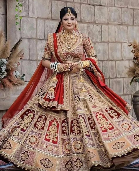 VISIT LIKE AND FOLLOW US For immediate response please call or WhatsApp us on +918099634110 Bridal lehenga.indianwedding lehenga.lehengalove.love.indianbridallehenga.indianware.saree.blouse,lehengalovers,indianbridalmakeup.bollywoodlehenga,haldi, Sangeet,haldidresses,bridalgagarhas, #lehenga #lehengalove #lehengalovers❤️❤️❤️ #lehengalovers #bridal #indianwedding #indiansaree #indianbride #indianbridalmakeup #indianbridalwear #bollywood #bigfatindianwedding #haldi #haldiceremony #usaindia... Full Sleeves Blouse Designs, Latest Bridal Lehenga Designs, Mehendi Outfit, Designer Bridal Lehenga Choli, Bridal Lehenga Designs, Latest Bridal Lehenga, Makeup Images, Indian Bridal Photos, Bridal Lehenga Collection