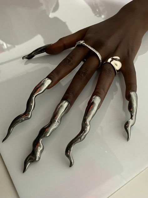 Nail Files: Paris-Based Manicurist Cam Tran’s 3D Nail Art Will Melt Your Mind | Vogue Editorial Nail Photoshoot, Avant Garde Nails, Gory Nails, Photoshoot Nails, Ugly Nails, Cream Nail Art, Crazy Nail Designs, Nail Serum, Short Gel Nails