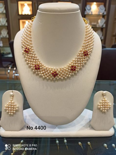 Moti Jewellery, Necklace Guide, Beads Choker, Antique Gold Jewelry Indian, Beads Craft Jewelry, Diamond Wedding Jewelry, Pearl Jewelry Design, Gold Jewelry Simple Necklace, Pearl Necklace Designs