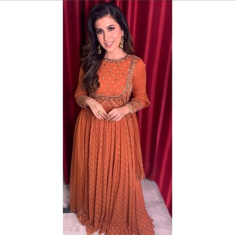 Orange Anarkali, Chiffon Anarkali, Anarkali Designs, Chiffon Embroidery, Anarkali With Dupatta, Delhi Wedding, Embroidered Anarkali, Orange Chiffon, Trendy Dress Outfits