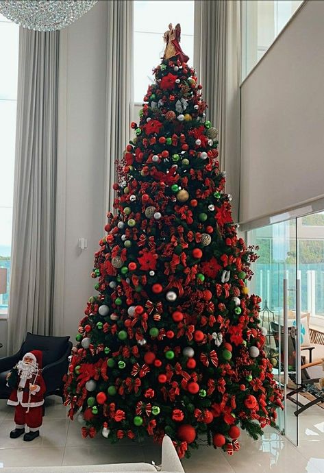 Mansion Christmas Decor, Christmas Mansion, Mansion Christmas, Huge Christmas Tree, Big Christmas Tree, Glam Christmas Decor, Christmas World, Modern Christmas Decor, Christmas Interiors