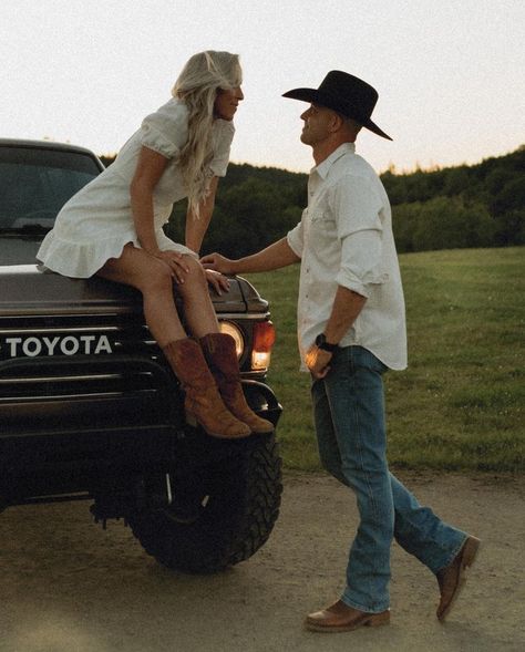 Tailgate Photoshoot Couple, Couples Adventure Photoshoot, Fall Country Couple Photoshoot, Spicy Outdoor Photoshoot, Save The Date Photo Ideas Western, Old Truck Photo Shoot Couple, Cowboy Boots Couple Pictures, Fun Couple Pics, Bed Of Truck Photoshoot