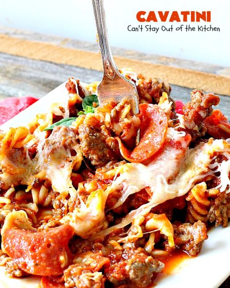 Cavatini is a fabulous, kid-friendly pasta recipe with rotini, spaghetti sauce, pepperoni, mozzarella & parmesan cheeses. Super quick & easy. Gluten free. Easy Cavatini Recipe, Cavatini Recipe, Recipe Italian Sausage, Italian Main Dishes, Recipe Italian, Italian Pasta Dishes, Pasta Bake, Spaghetti Sauce, Italian Dishes