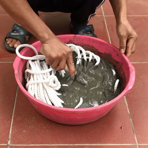 Diy Garden Decoration, Concrete Diy Garden, Cement Pots Diy, Diy Cement Planters, Cement Statues, Most Beautiful Flower, Chennai Express, 2x4 Projects, Cement Flower Pots