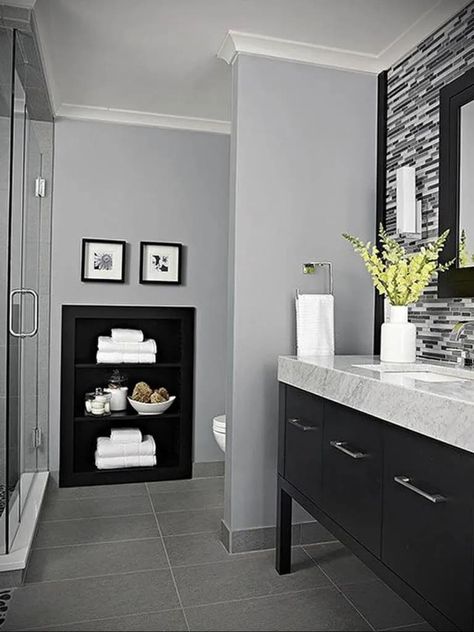 35 Best Grey Bathroom Ideas and Designs (With Photos) Gray Bathroom Ideas, Windowless Bathroom, Makeover Kamar Mandi, Small Bathroom Colors, Gray Bathroom Decor, Gray Bathroom, Gray Walls, Bad Inspiration, Decor Baie