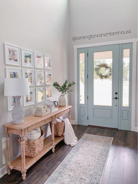 Farmhouse Entryway, Home Entrance Decor, House Entrance, Farmhouse Living, House Inspo, House Inspiration, Entryway Decor, Home Decor Inspiration, Home Living Room