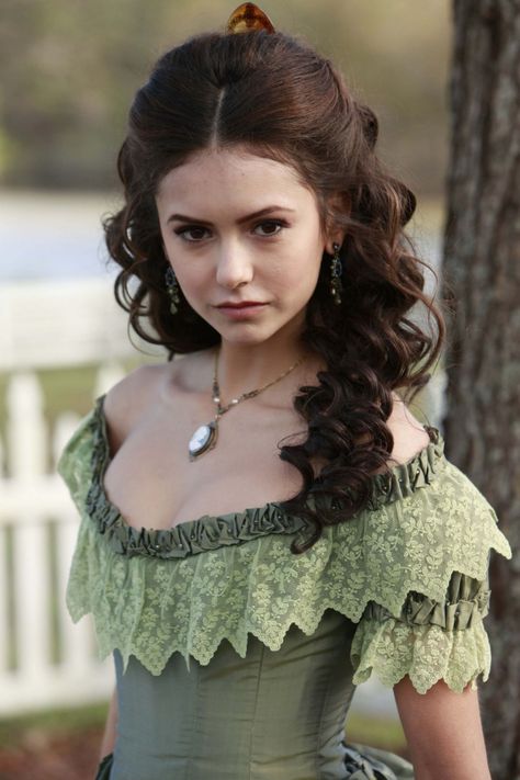 Victorian Makeup, Vampire Hair, Steampunk Hairstyles, Gothic Hairstyles, Victorian Hairstyles, Green Gown, Katherine Pierce, Hair Reference, Vintage Hairstyles