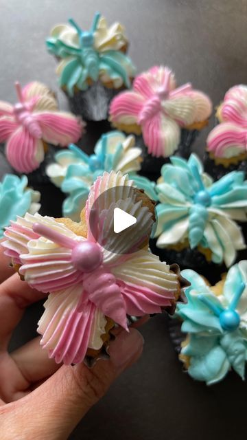 Easy Butterfly Cupcakes, Butterfly Shaped Cupcakes, Fairy Cupcakes For Girls Birthday, Butterfly Cupcakes Ideas, Butterfly Cupcake Cake, Shaped Cupcakes, Cinderella Baby Shower, Crazy Cupcakes, Fairy Cupcakes