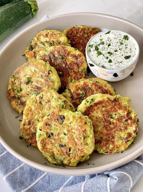 Easy Veggie Patties Veggie Patties Recipe, Toddler Menu, Veggie Nuggets, Zucchini Patties, Veggie Fritters, Health Meals, Veggie Patties, Zucchini Puffer, Nuggets Recipe