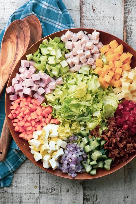 Chopped Chef Salad with Creamy Sweet Onion Dressing ~  the chef salad is an American institution, and probably the original main course salad. Sweet Onion Dressing, Main Course Salad, Chef Salad Recipes, Salad Dinner, Chef Salad, Chopped Salad, Salad Bar, The Chef, Sweet Onion