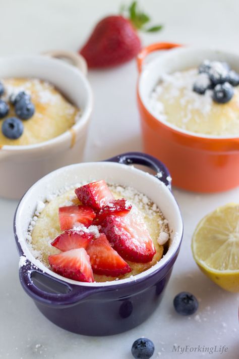 Mini Dutch Baby Pancakes Recipe Infant Pancakes, Baby Pancakes Recipe, Mini Dutch Baby, Mini Cocotte Recipe, Dutch Baby Pancakes, Ramekin Recipe, Dutch Baby Pancake Recipe, Cocotte Recipe, Le Creuset Recipes