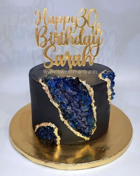 Black and Gold Geode cake for wife’s 30th birthday in Pune. For my other creations, please visit my website http://www.sweetmantra.in #cake #cakedecorating #cakeart #cakedecor #cakesdecor Gold Geode Cake, Cake For Wife, Black And Gold Birthday Cake, Customised Cakes, Happy Birthday Sarah, Cake Land, Blue Birthday Cakes, Gold Birthday Cake, Geode Cake