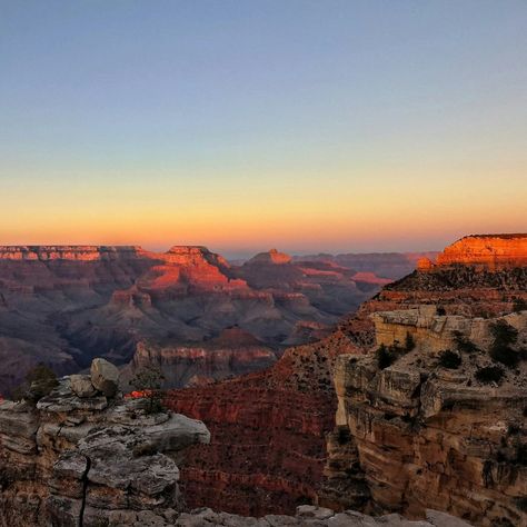 Discover the magic of summer in the American Southwest. 💫🌵🌅 Hike the refreshing waters of The Narrows of Zion National Park. Watch the sun rise above the Grand Canyon. Scale the red rock cliffs of Moab. And get cozy around the campfire as you gaze at constellations and savor gooey s’mores. Plan your wild summer adventure. 📷 @pnwcompass Aesthetic Grand Canyon, Places To Travel In The Us, Grand Canyon Aesthetic, Canyon Aesthetic, Grand Canyon Vacation, Canyon City, Red Canyon, The Narrows, Desert Dream