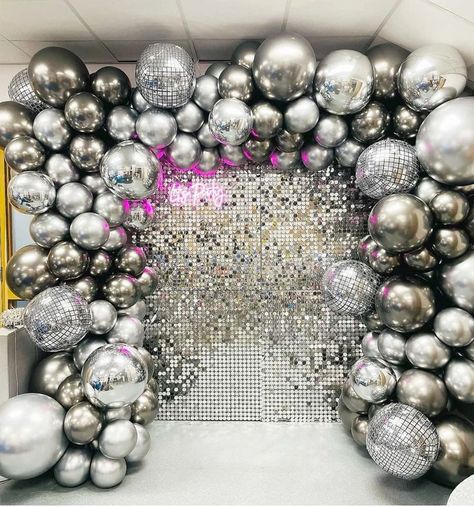 80s Disco Party, Disco Party Decor, Disco Balloons, Disco Birthday Party, Disco Party Decorations, 80s Disco, Small Balloons, Disco Theme, Silver Balloon