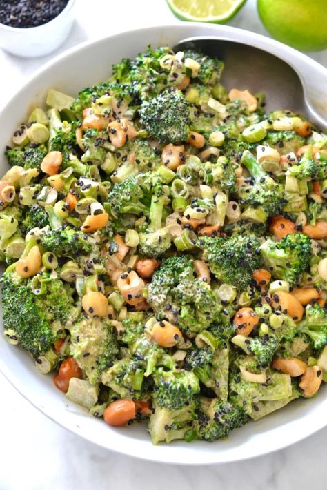 Asian Broccoli Salad (Vegan - Whole30 - Paleo) - Every Last Bite Broccoli Asian, Asian Broccoli Salad, Whole 30 Vegetarian, Whole 30 Vegan, Asian Broccoli, Asian Salad Recipe, Make Ahead Salads, Raw Broccoli, Broccoli Salad Recipe