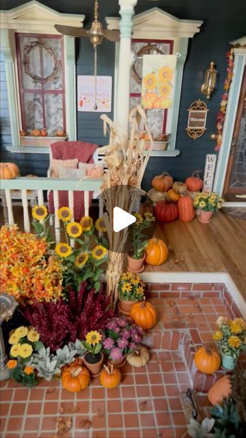 Kathleen Holmes | The outside of my dollhouse is now decorated for fall. 🌻🍁🍂 #dollhouse #miniature #miniatures #dollhouseminiatures #oneinchscale #dailymini... | Instagram Fall Dollhouse Ideas, Kathleen Holmes Dollhouse, Fall Dollhouse, Dollhouse Landscaping, Maileg Mouse, Fall Mini, Dollhouse Miniatures, Pumpkins, Fall Decor