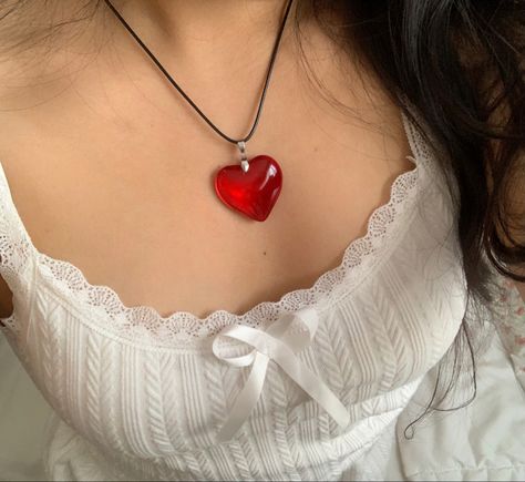 Red Heart Necklace, Necklace Outfit, Y2k Jewelry, Heart Shaped Necklace, Red Necklace, Glass Pendant Necklace, Funky Jewelry, Jewelry Lookbook, Glass Heart