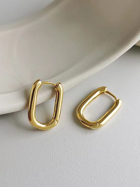 Jewelry Pics Ideas, Elegant Oval Hoop Earrings Hallmarked, Chic Gold Oval Hoop Earrings, Oval Metal Hoop Earrings, Luxury Oval Hoop Earrings, Pierced, Oval Gold Hoop Earrings In Brass, Gold Photography, Chunky Gold Hoop Earrings, Jewelry Product Shots