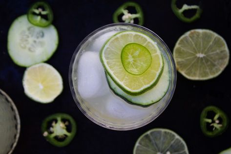 Cucumber Jalapeno Limeade Shot Of Vodka, Limeade Drinks, Cucumber Lemonade, Limeade Recipe, Basil Lemonade, Ginger Lemonade, Perfect Margarita, Salad Diet, Vodka Shots