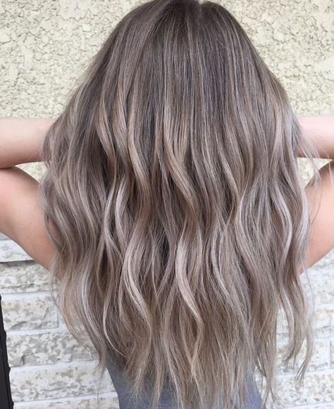 Mushroom Blonde, Mushroom Hair, Ash Blonde Hair Colour, Ash Brown Hair, Ash Hair Color, Cute Hair Colors, Brunette Hair With Highlights, Ash Blonde Hair, Brown Hair Balayage