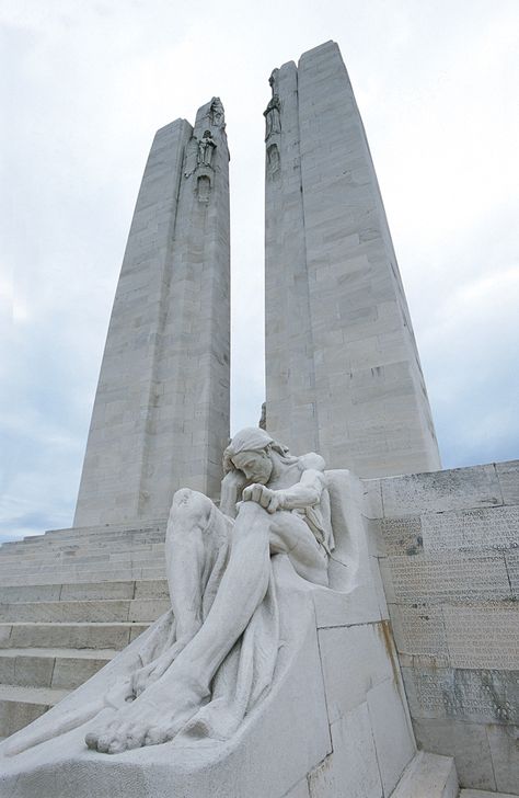 Canadian War Memorial at Vimy Ridge Vimy Ridge, Canadian Soldiers, Canada Eh, Canadian Armed Forces, Canadian Army, Memorial Statues, Canadian Military, Canadian History, O Canada