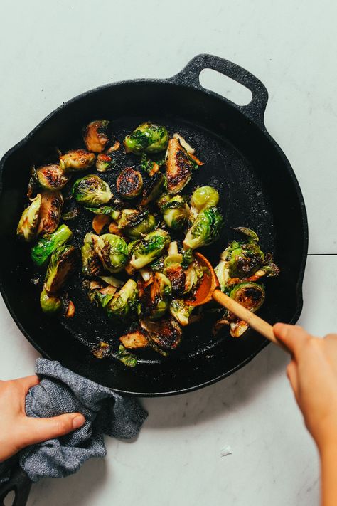 DELICIOUS Roasted Brussels Sprouts with Miso Glaze! 30 minutes, 8 ingredients required! #glutenfree #plantbased #recipe #side #thanksgiving #brusselssprouts #minimalistbaker Miso Glaze, Vegan Ideas, Minimalist Baker, Sprouts Salad, Roasted Brussel, Roasted Brussels Sprouts, Sprouts With Bacon, Vegan Sides, Sprout Recipes