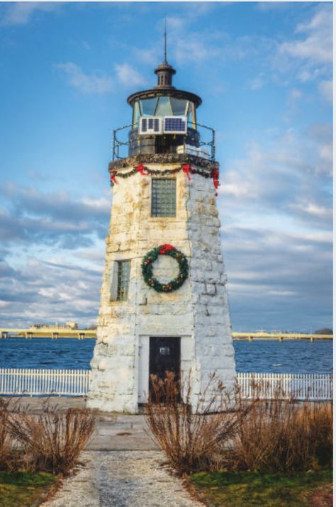 Christmas Lighthouse, Lighthouse Photos, Lighthouse Pictures, Lighthouse Art, Cape Cod House, Beacon Of Light, Light Dress, The Lighthouse, Light House