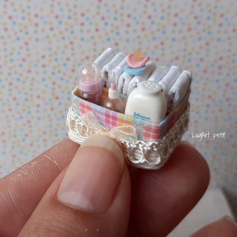 LugArt petit en Instagram: “Happy weekend!!!♥♥ . . #miniatures #miniaturelovers #miniaturecollector #miniature #miniaturas #casademuñecas #dollhouse…” Lake House Food Ideas, Calico Critters Families, Lake Food Ideas Summer, Food Ideas Summer, Lake Food Ideas, Summer Corn Salad, Diy Doll Miniatures, Mini Doll House, Summer Corn