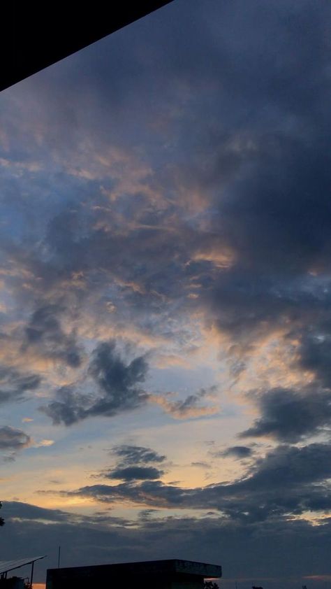 Evening clouds | Sky photography, Cool pictures of nature, Sky aesthetic Evening Clouds Sky, Sky Pictures Clouds, Nature Sky Aesthetic, Evening Clouds, Membakar Lemak Perut, Picture Cloud, Pictures Of Nature, Rainy Sky, Night Clouds