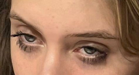 Crazy Eyes Aesthetic, Wide Eyes Aesthetic, High Aesthetic Eyes, Bug Eyes Aesthetic, Make Up Tired Eyes, Tired Eye Reference, Angry Eyes Aesthetic, Dark Under Eyes Aesthetic, Makeup Tired Eyes