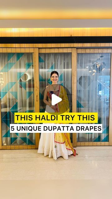 Heena Gehani on Instagram: "Dupatta drama at its finest! 💫 Elevate your ethnic look with these 5 stunning drapes for your dupatta. From the classic pleat to the trendy cape style, each fold adds a touch of elegance. Paired effortlessly with a lehenga and crop top combo, create your own style story! 💃✨ This pristine white lehenga and crop Has intricate details and traditional silhouette makes it a timeless ensemble for every celebration. Dance through life in style with the perfect blend of tradition and contemporary chic. 💃🕊️ If you’re reseller then @aekaa.in is the best wholesaler and suppliers and they have huge variety in women clothing collection, all the resellers do contact them to get at the lowest price. . . . #WhiteWonder #LehengaLove #croptopelegance #dupattastyles # Trendy Dupatta Draping Styles, Cape Style Dupatta Draping, Dupatta As Cape, Organza Dupatta Draping Styles, Bridal Dupatta Draping Styles, Dupatta Hacks, Lehenga Dupatta Style, Lehenga Dupatta Draping Style, Lehenga Simple