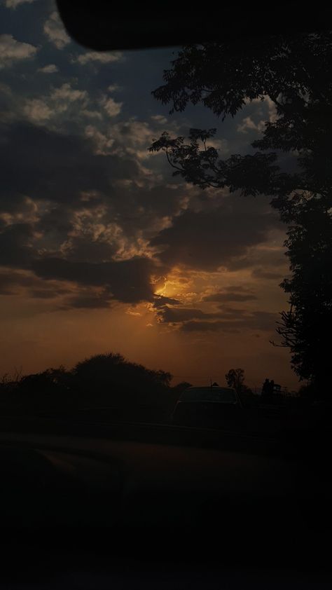 Dark Forest Aesthetic, Night Sky Photography, Sky Photography Nature, Sky Pictures, Night Scenery, Pretty Landscapes, Sunset Nature, Pretty Sky, Beautiful Landscape Wallpaper