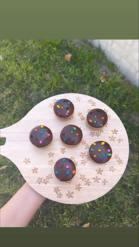 Cosmic Brownie Macaron, Brownie Macarons, Cosmic Brownies, Macaron Cookies, Macaroon Recipes, Macaroons, Macarons