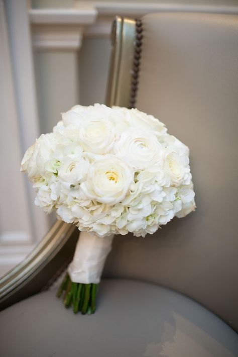 Elegant Bridal Bouquets, Ivory Bridal Bouquet, Brides Flowers Bouquet, Simple Wedding Bouquets, Bridal Bouquet Flowers, Rose Wedding Bouquet, White Bridal Bouquet, White Wedding Bouquets, Bride Flowers