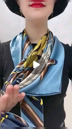 Scarf Wearing Styles, Hiking Hairstyles, Hiking Outfit Spring, Hiking Fits, Luxury Silk Scarves, Hiking Outfit Fall, Scarf Knots, Scarf Tutorial, Scarf Tie