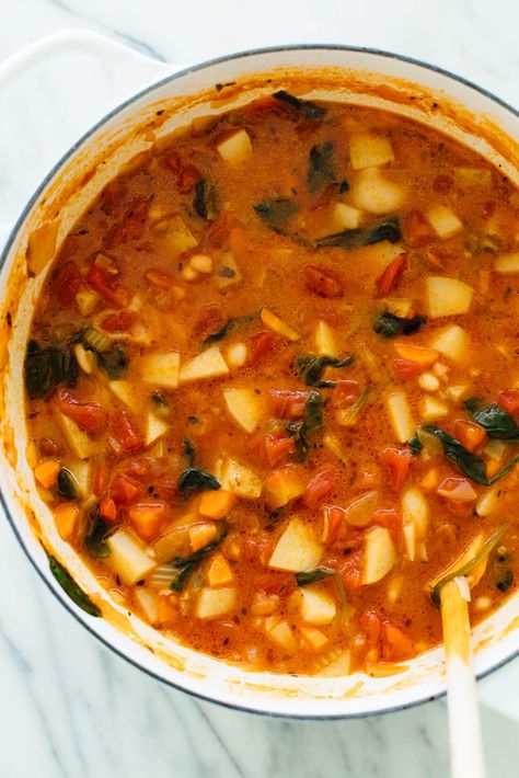 Classic Minestrone Soup Recipe, Best Minestrone Soup Recipe, Vegetarian Minestrone Soup, Minestrone Soup Recipe, Cup Of Soup, Gluten Free Noodles, How To Cook Beans, Canned Beans, Minestrone Soup