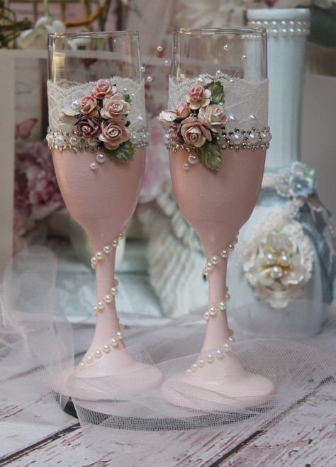 Quince Glass Cups, Diy Rhinestone Crafts, Debut Party, Pearl Aesthetic, Pink Quince, Fruit Birthday, Toasting Flutes Wedding, Makeup Images, Quinceanera Decorations