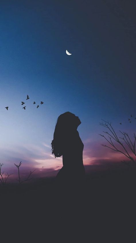 Một mình cảm nhận hơi thở của thiên nhiên Silhouette Photography, Night Sky Wallpaper, Photography Subjects, Cute Wallpaper Backgrounds, Girl Wallpaper, Sky Aesthetic, Night Photography, Anime Scenery, Beautiful Photography