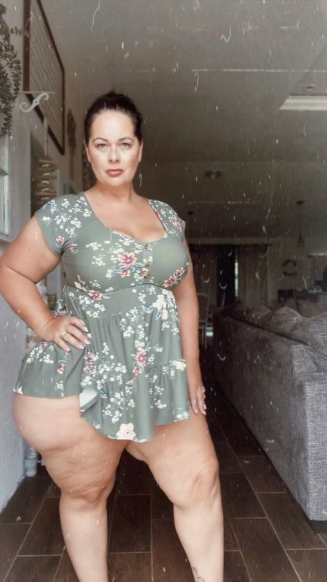 Angelina Christina Cranmer (@misshourglass2.0) • Instagram photos and videos Alden Boots, Big Size Fashion, Big Women Fashion, Ferrari F12, Start A Fire, Sundress Dress, 50 Plus, Seductive Clothes, Curvy Women Outfits