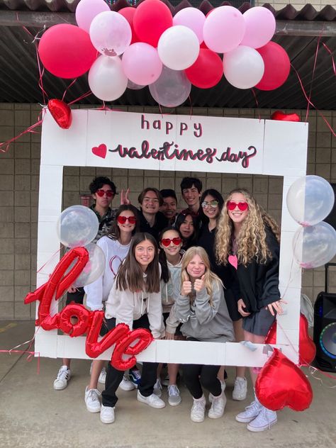 Valentine’s Day Parade Float, Valentines Picture Booth Ideas, Valentines Day School Dance Ideas, Valentine Day Dance Ideas, High School Valentine Ideas, Valentines Day Group Photoshoot Ideas, Valentine’s Dance, Photobooth Valentines Day, Valentine’s Day Dance Ideas