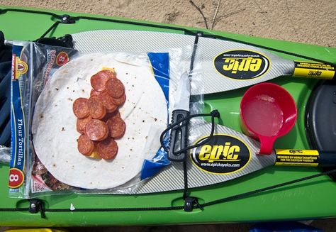 This is 8 lunches to take while kayaking or canoeing, but some of the tips would work for day trips on the weekends. Hiking Lunch, Kayak Bass Fishing, Kayaking Tips, Canoe Camping, Hiking Food, Float Trip, Kayaking Gear, Kayak Camping, Kayak Accessories