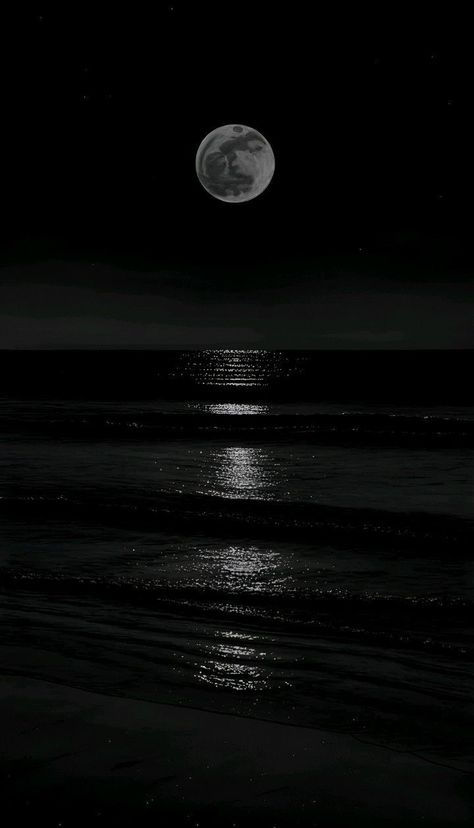 Asthetic Wallper Black Moon, Dark Night Wallpaper Aesthetic, Moon Wallpaper For Iphone, Mon Wallpapers, Black Night Wallpaper, Black Sky Aesthetic, Moon Aesthetic Black, Black Sky Wallpaper, Dark Nature Aesthetic Wallpaper